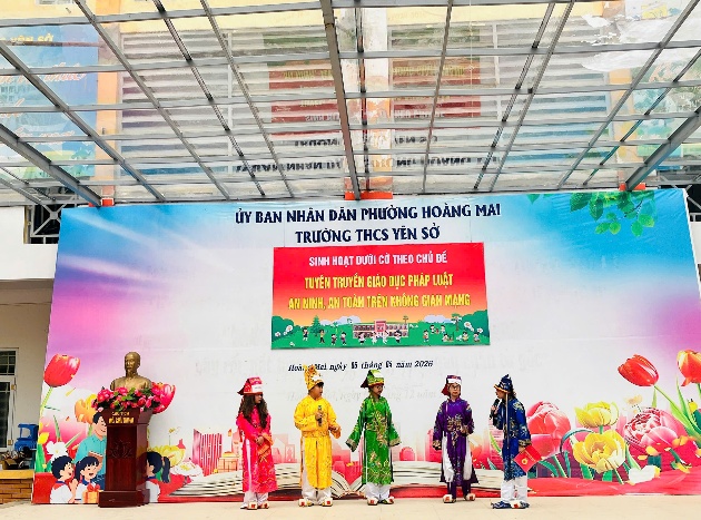 TRƯỜNG THCS YÊN SỞ TỔ CHỨC SINH HOẠT DƯỚI CỜ THEO CHỦ ĐIỂM: "TUYÊN TRUYỀN GIÁO DỤC AN NINH, AN TOÀN TRÊN KHÔNG GIAN MẠNG"- Ảnh 1.