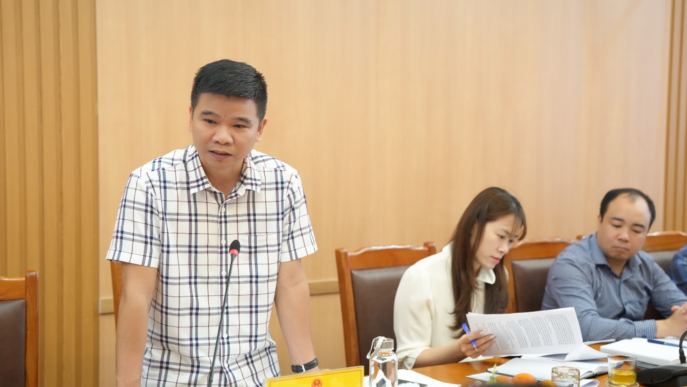 A person standing in front of a person  AI-generated content may be incorrect.