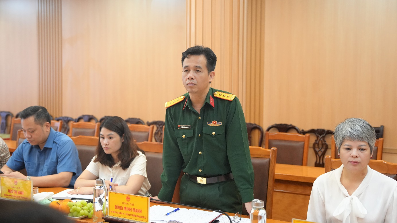 A person in a green uniform  AI-generated content may be incorrect.