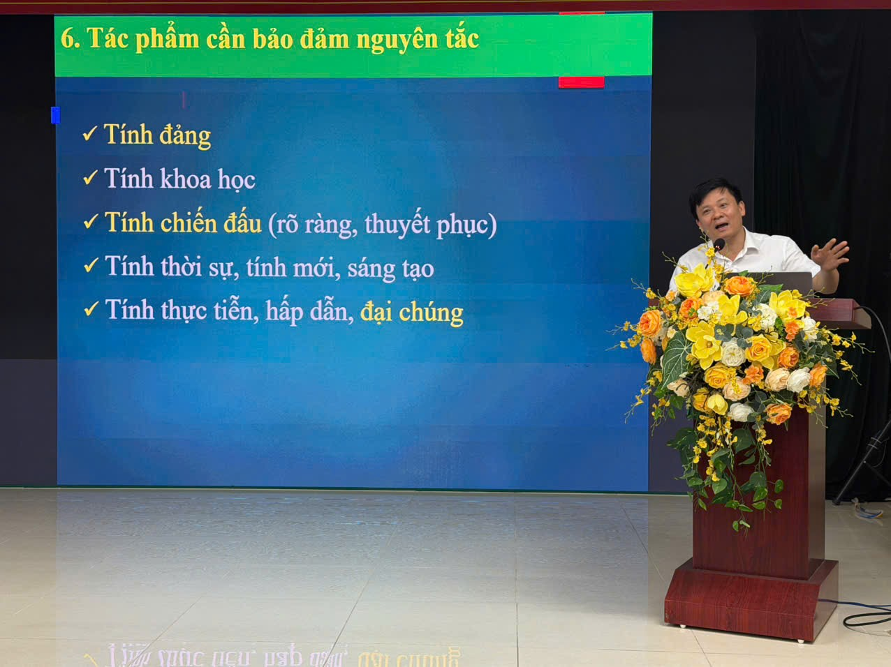 Đảng ủy phường Yên Hòa phát động Cuộc thi chính luận về bảo vệ nền tảng tư tưởng của Đảng lần thứ Sáu - năm 2026 - Ảnh 2.