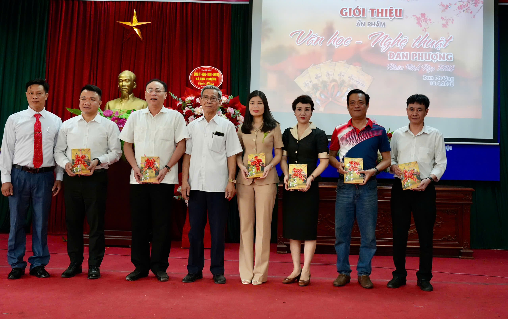 Câu lạc bộ Thơ xã Đan Phượng giới thiệu ấn phẩm Văn học Nghệ thuật Đan Phượng Xuân Bính Ngọ 2026.- Ảnh 2.
