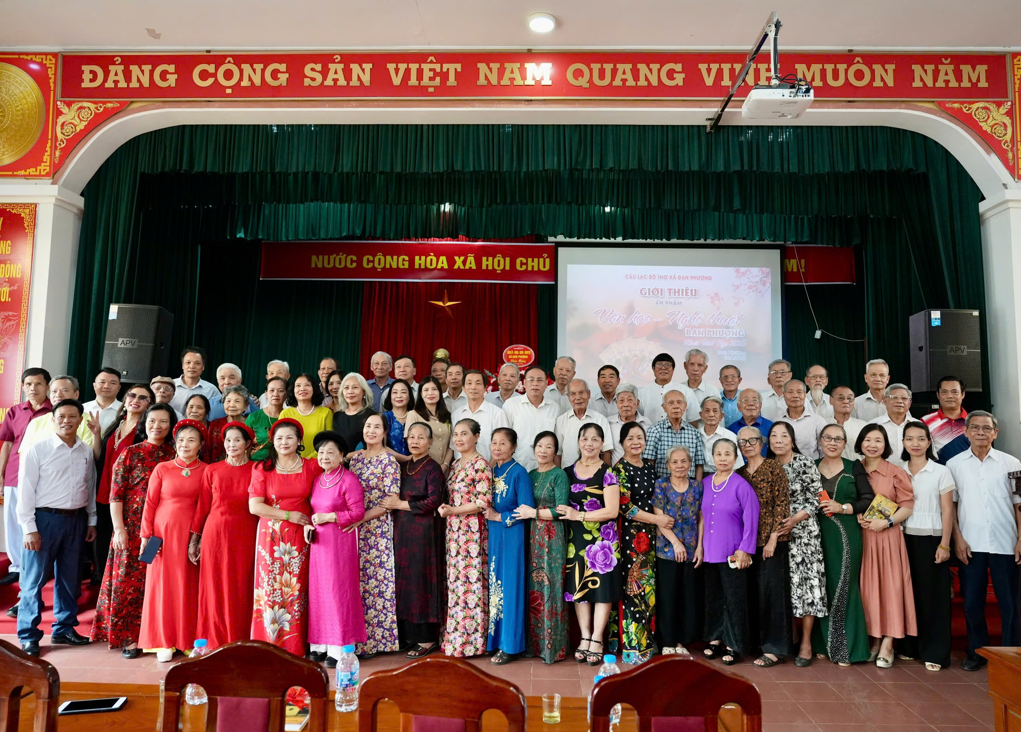 Câu lạc bộ Thơ xã Đan Phượng giới thiệu ấn phẩm Văn học Nghệ thuật Đan Phượng Xuân Bính Ngọ 2026.- Ảnh 4.