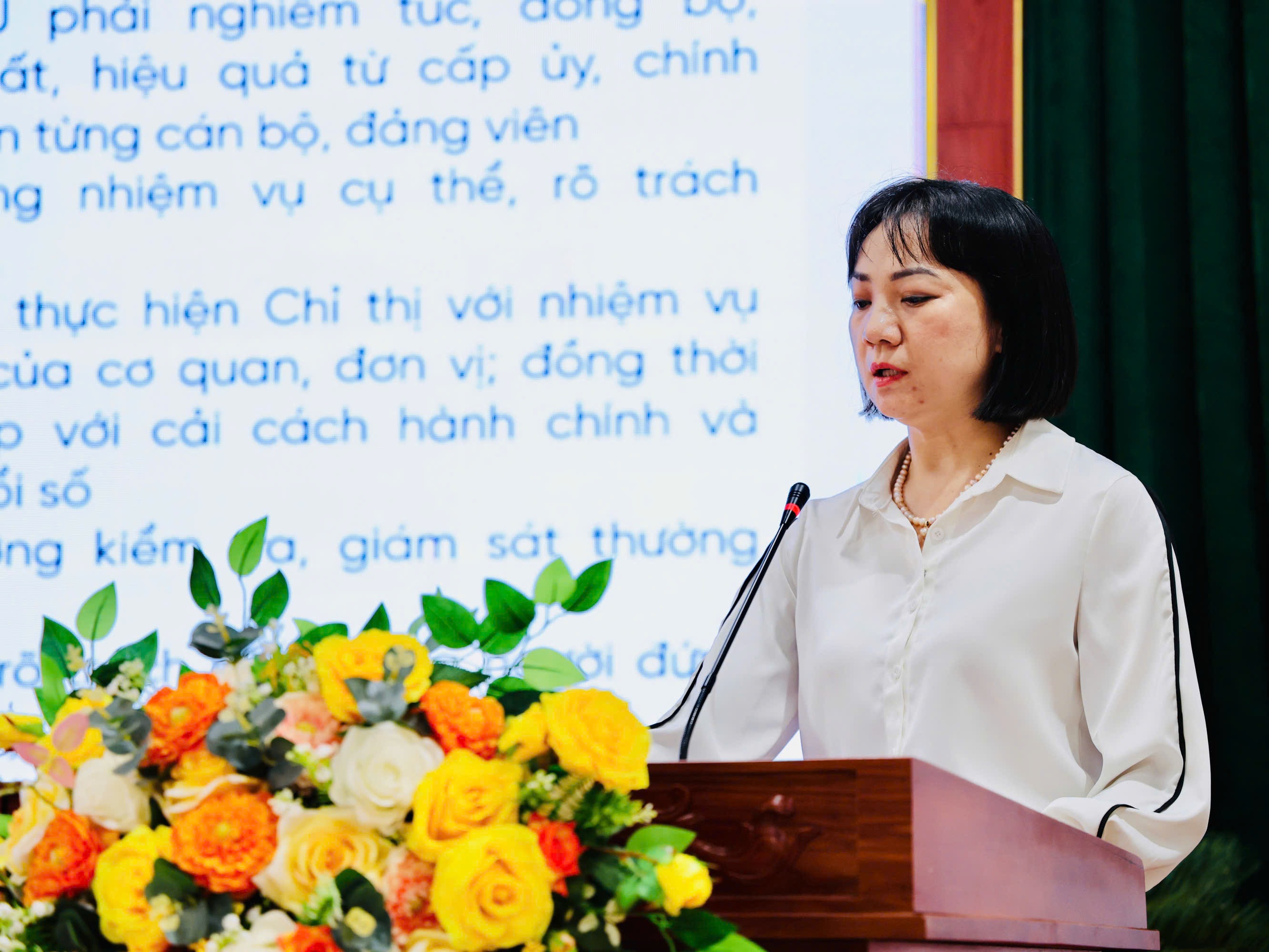 Tam Hưng: Quán triệt, triển khai, hưởng ứng và ký cam kết thực hiện Chỉ thị 09/CT-TU: Tạo chuyển biến mạnh về kỷ luật, kỷ cương và trách nhiệm công vụ- Ảnh 4.