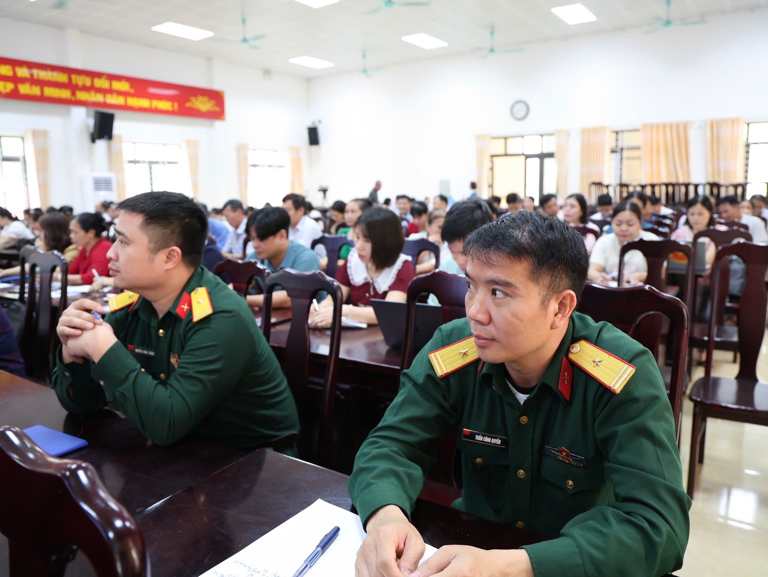 Tam Hưng: Quán triệt, triển khai, hưởng ứng và ký cam kết thực hiện Chỉ thị 09/CT-TU: Tạo chuyển biến mạnh về kỷ luật, kỷ cương và trách nhiệm công vụ- Ảnh 13.
