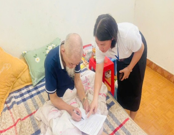 Chi nhánh 8 Điểm hỗ trợ dịch vụ công số Trung Giã: tận tâm phục vụ nhân dân- Ảnh 1.