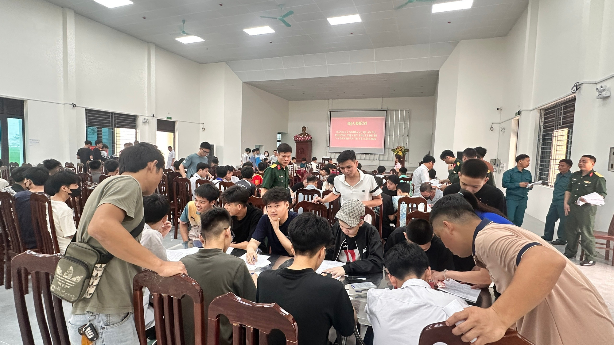 Hồng Sơn tổ chức đăng ký nghĩa vụ quân sự lần đầu, dân quân tự vệ năm 2026- Ảnh 1.