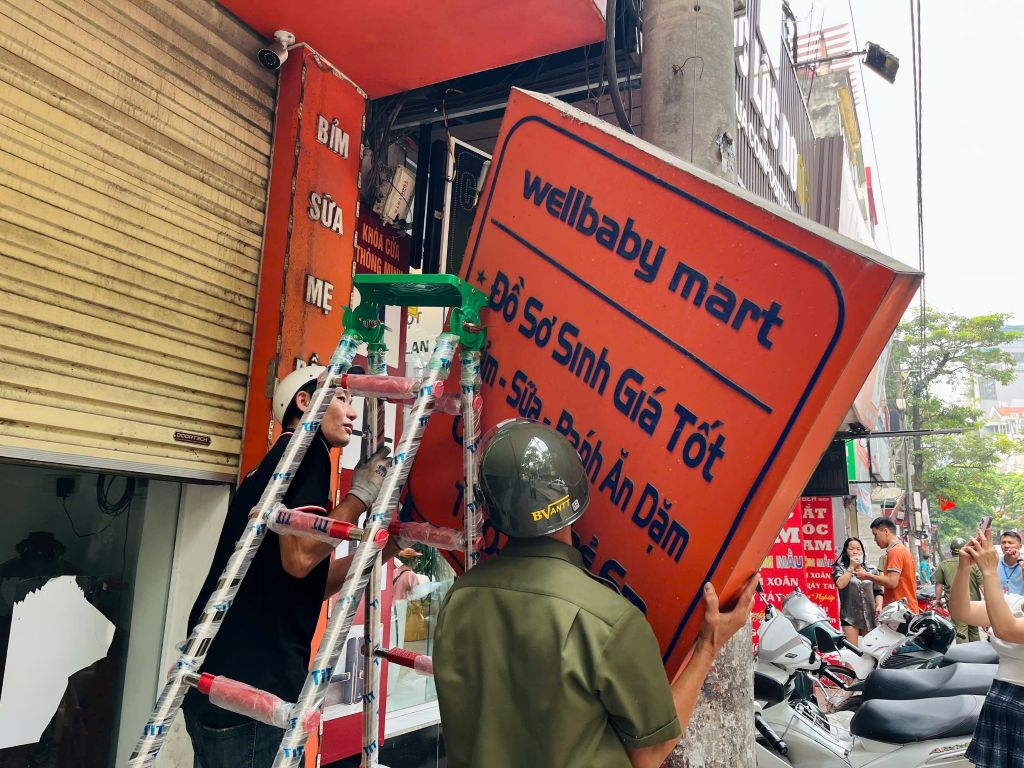 Phương Liệt: Siết chặt kỷ cương quản lý biển hiệu, biển quảng cáo, tạo diện mạo đô thị văn minh chào mừng kỷ niệm 30/4 và 1/5- Ảnh 2.