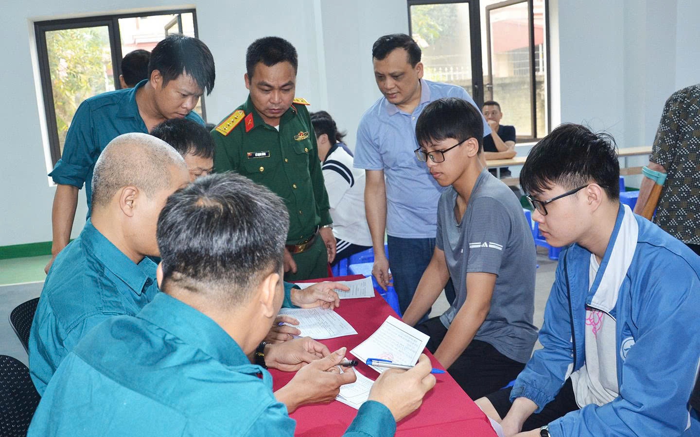 Phường Tùng Thiện tổ chức đăng ký nghĩa vụ quân sự, quân nhân dự bị và phương tiện kỹ thuật dự bị năm 2026