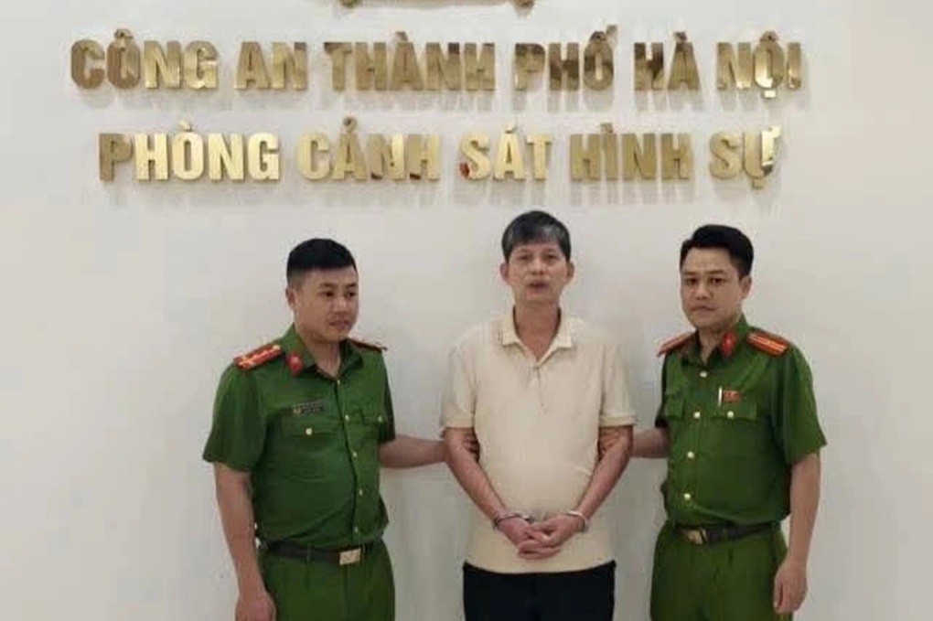 Hà Nội: Khởi tố người đỗ ô tô chắn barie, gây rối tại chung cư Hinode- Ảnh 1.