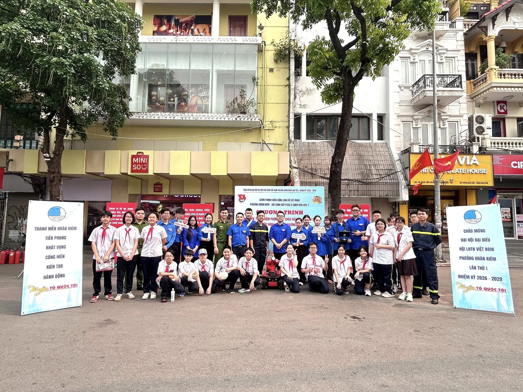 Tuyên truyền, trải nghiệm PCCC & CNCH cho đoàn viên, thanh thiếu nhi Phường Hoàn Kiếm- Ảnh 1.