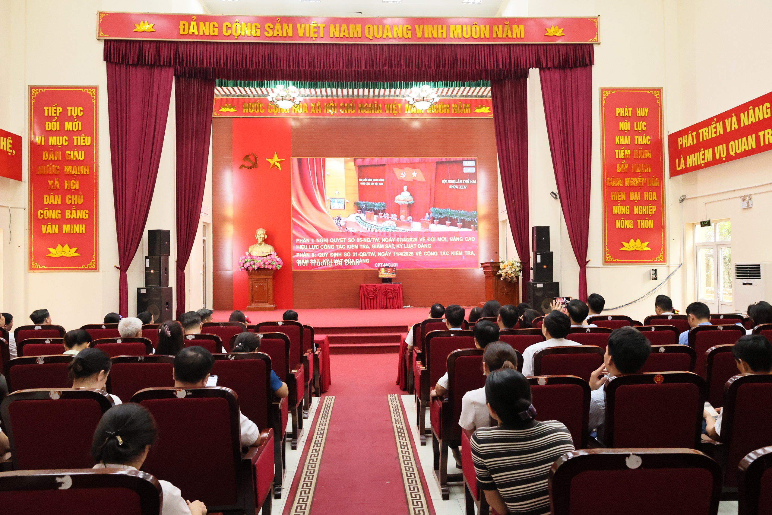 Một số hình ảnh xã Quảng Bị tiếp sóng Hội nghị toàn quốc nghiên cứu, học tập, quán triệt và triển khai thực hiện Nghị quyết Hội nghị lần thứ hai Ban Chấp hành Trung ương Đảng khóa XIV- Ảnh 1.