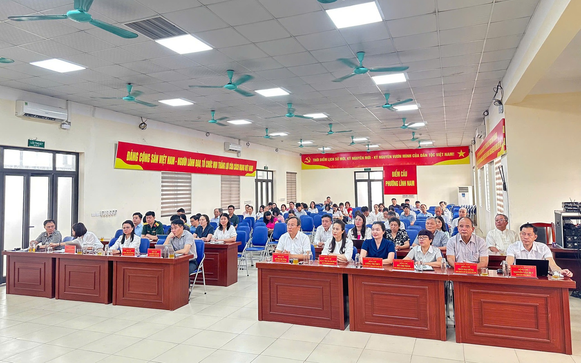 PHƯỜNG LĨNH NAM THAM DỰ HỘI NGHỊ TRỰC TUYẾN TOÀN QUỐC NGHIÊN CỨU, HỌC TẬP, QUÁN TRIỆT NGHỊ QUYẾT HỘI NGHỊ LẦN THỨ 2 BAN CHẤP HÀNH TRUNG ƯƠNG ĐẢNG KHÓA XIV.