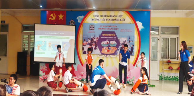 Tuyên truyền phòng, chống tai nạn đuối nước cho học sinh Trường Tiểu học Hoàng Liệt trong tiết Sinh hoạt dưới cờ đầu tuần
- Ảnh 3.