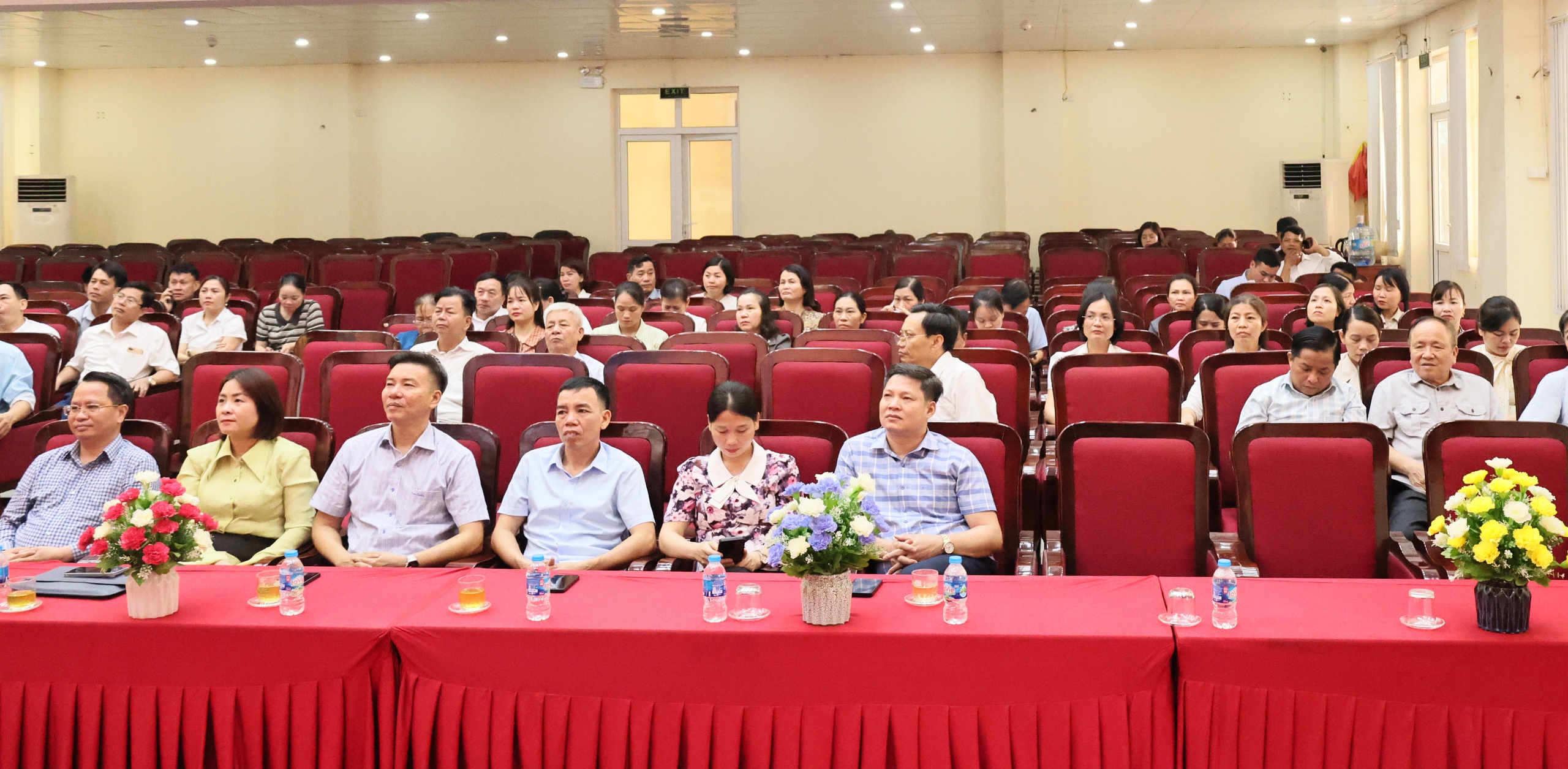 Một số hình ảnh xã Quảng Bị tiếp sóng Hội nghị toàn quốc nghiên cứu, học tập, quán triệt và triển khai thực hiện Nghị quyết Hội nghị lần thứ hai Ban Chấp hành Trung ương Đảng khóa XIV- Ảnh 5.