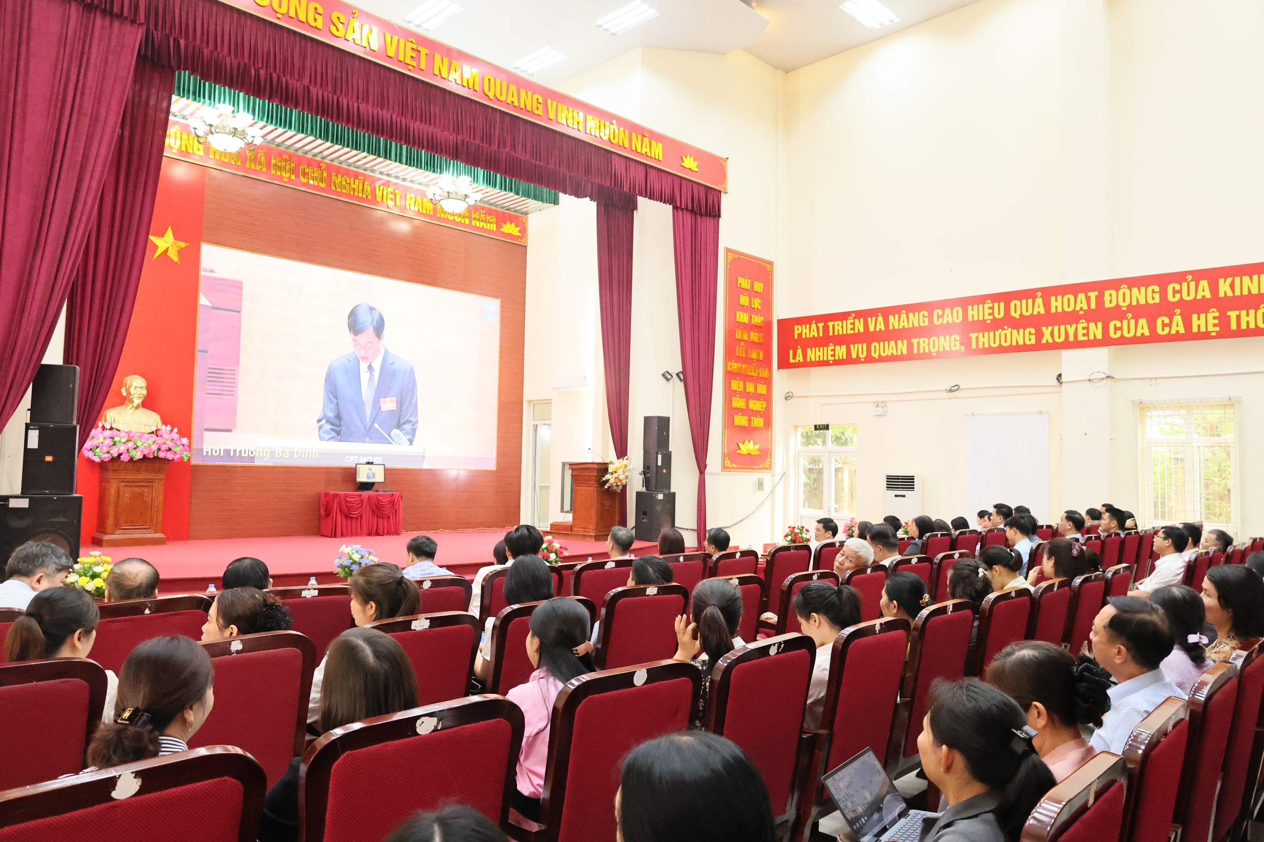 Một số hình ảnh xã Quảng Bị tiếp sóng Hội nghị toàn quốc nghiên cứu, học tập, quán triệt và triển khai thực hiện Nghị quyết Hội nghị lần thứ hai Ban Chấp hành Trung ương Đảng khóa XIV- Ảnh 3.