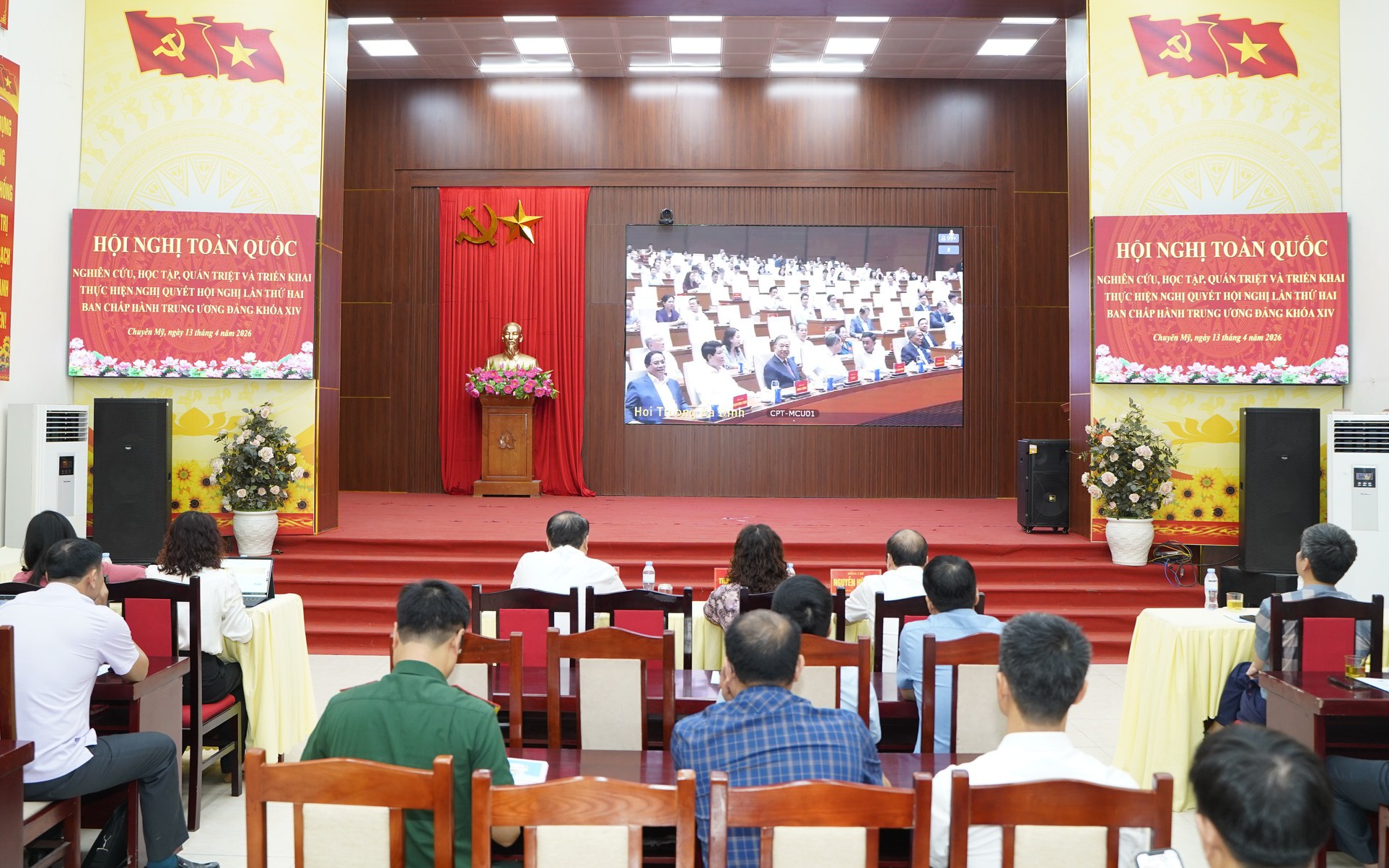Chuyên Mỹ tổ chức 17 điểm cầu trực tuyến dự hội nghị quán triệt, triển khai thực hiện Nghị quyết Trung ương 2