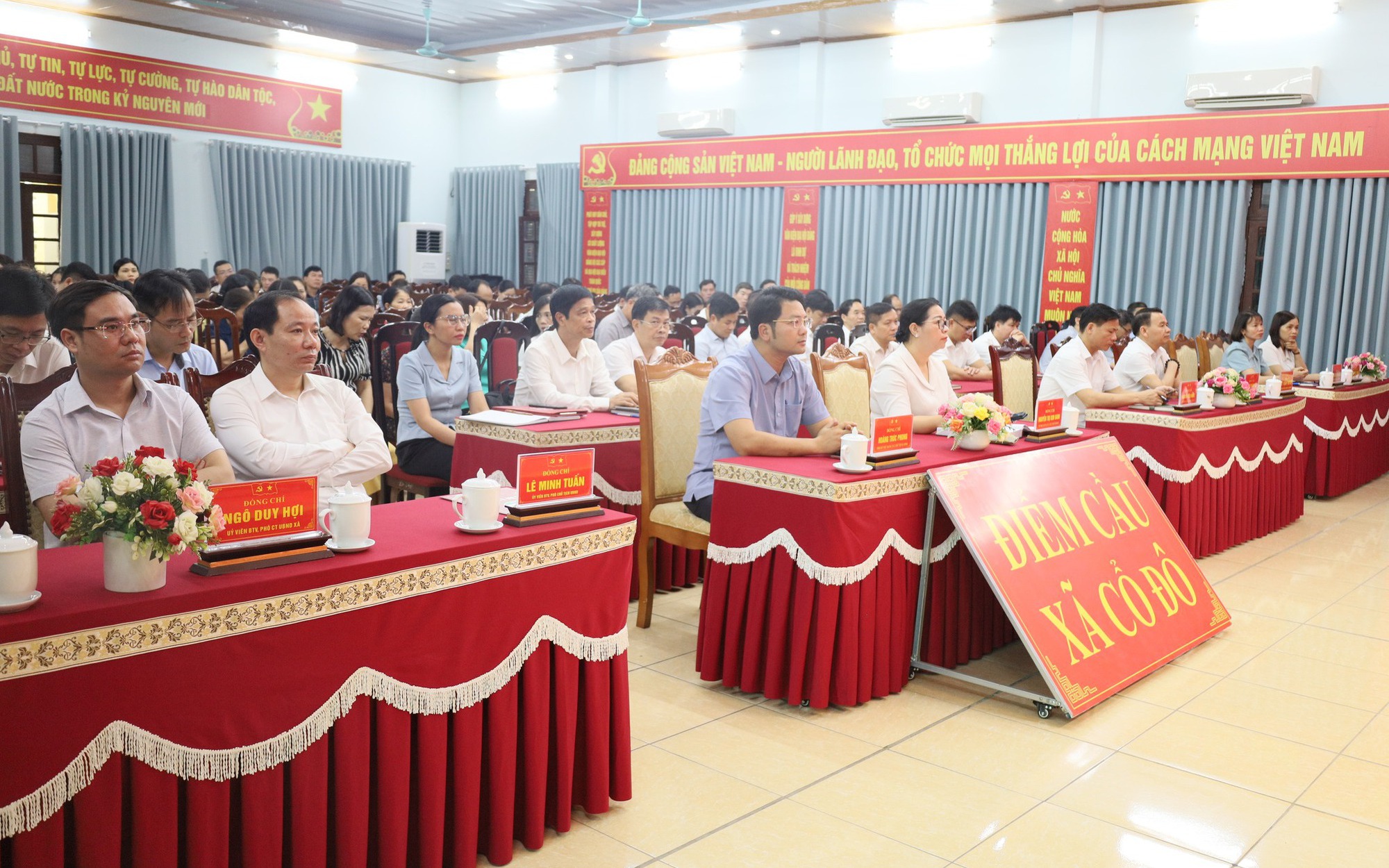 XÃ CỔ ĐÔ TỔ CHỨC TIẾP SÓNG HỘI NGHỊ QUÁN TRIỆT, TRIỂN KHAI THỰC HIỆN NGHỊ QUYẾT HỘI NGHỊ TRUNG ƯƠNG 2 (KHÓA XIV)