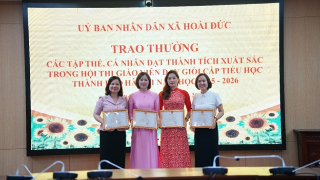 Hoài Đức tôn vinh các tập thể, cá nhân đạt thành tích xuất sắc tại Hội thi giáo viên dạy giỏi Tiểu học cấp thành phố- Ảnh 4.