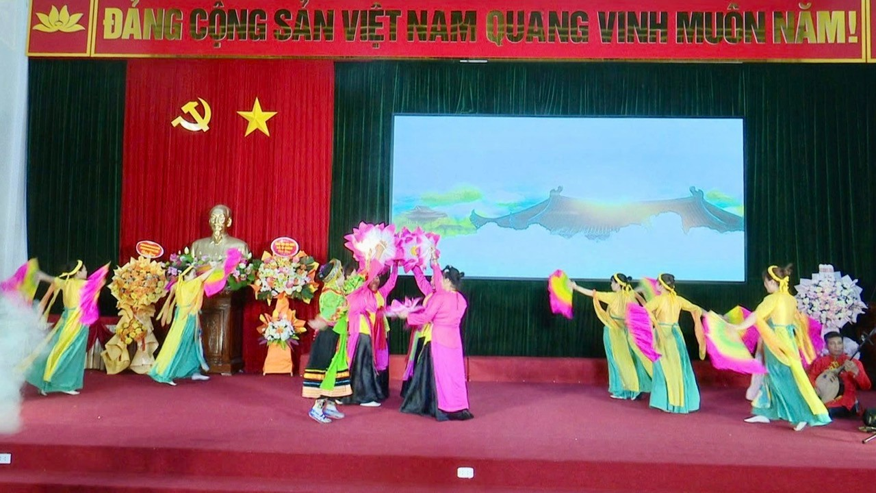 Liên hoan Tiếng hát Dân ca Người cao tuổi xã Ô Diên năm 2026 thành công tốt đẹp- Ảnh 2.