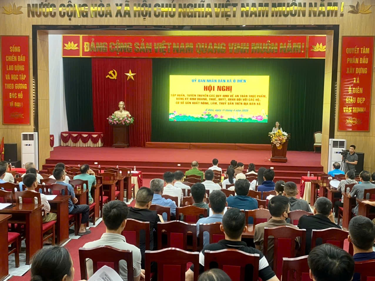 Tập huấn chính sách cho các hộ sản xuất, kinh doanh trên địa bàn xã- Ảnh 1.