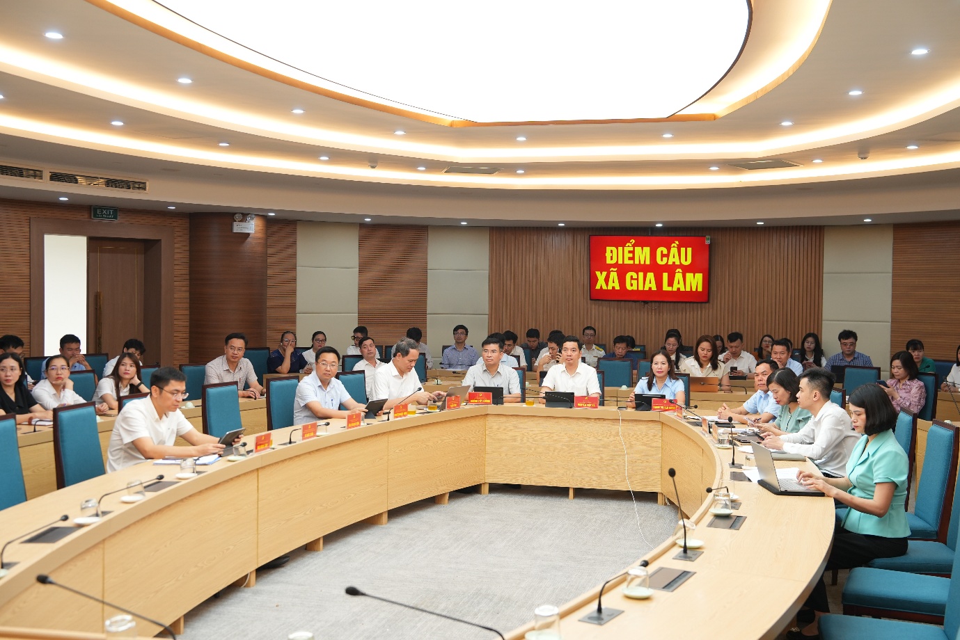 Xã Gia Lâm tham gia Hội nghị toàn quốc nghiên cứu, học tập, quán triệt và triển khai thực hiện Nghị quyết Hội nghị Trung ương 2- Ảnh 1.