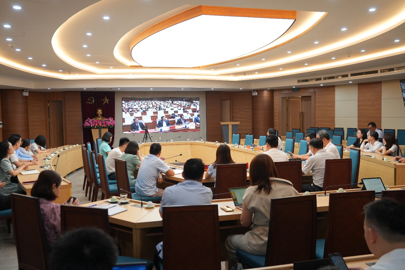 Xã Gia Lâm tham gia Hội nghị toàn quốc nghiên cứu, học tập, quán triệt và triển khai thực hiện Nghị quyết Hội nghị Trung ương 2- Ảnh 2.