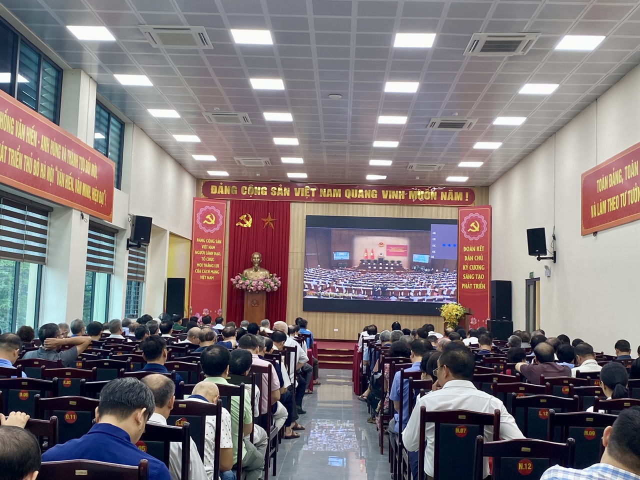 Đảng ủy phường Phương Liệt tổ chức tiếp sóng Hội nghị toàn quốc quán triệt, triển khai thực hiện Nghị quyết Hội nghị lần thứ hai Ban Chấp hành Trung ương Đảng khóa XIV- Ảnh 1.