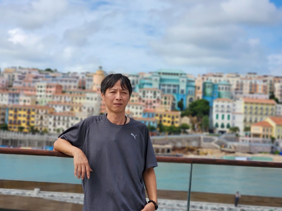 Người bảo vệ có trái tim vàng và đôi bàn tay "siêu nhân"- Ảnh 1.