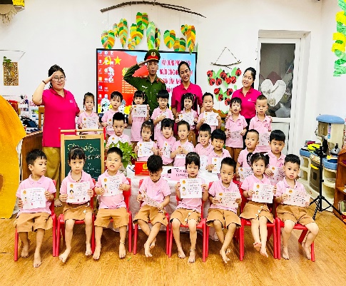 A group of children posing for a photo  Description automatically generated