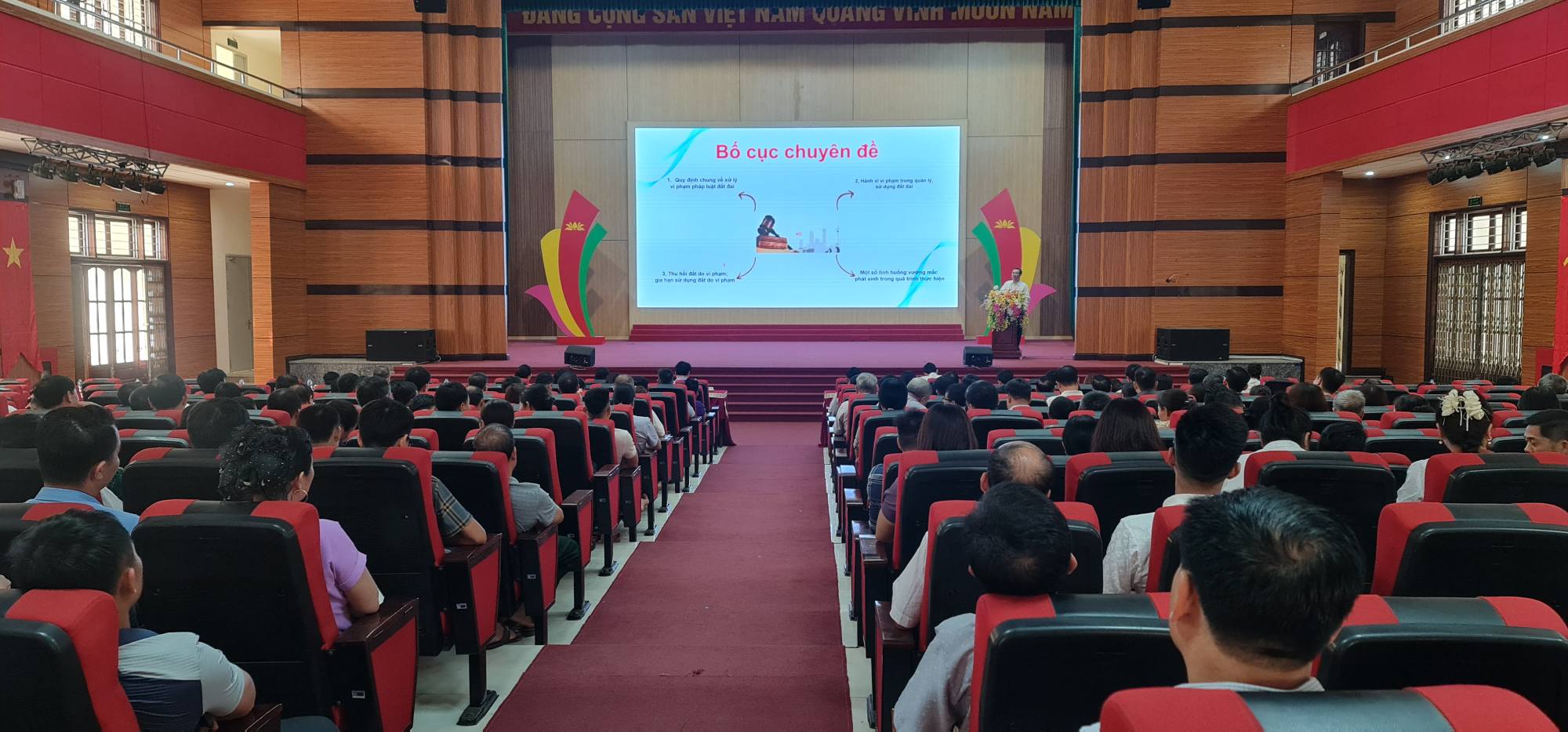 Quảng Oai nâng cao năng lực cán bộ cơ sở, phát huy hiệu quả công tác dân vận trong giải phóng mặt bằng- Ảnh 1.