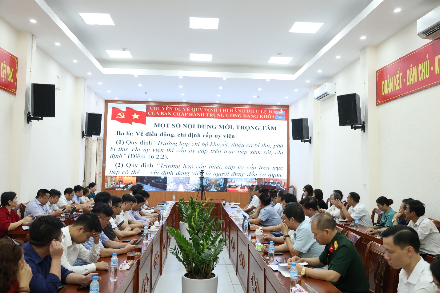 Xã Mê Linh tiếp sóng Hội nghị nghiên cứu, học tập, quán triệt Nghị quyết Hội nghị lần thứ hai Ban Chấp hành Trung ương Đảng khóa XIV- Ảnh 3.