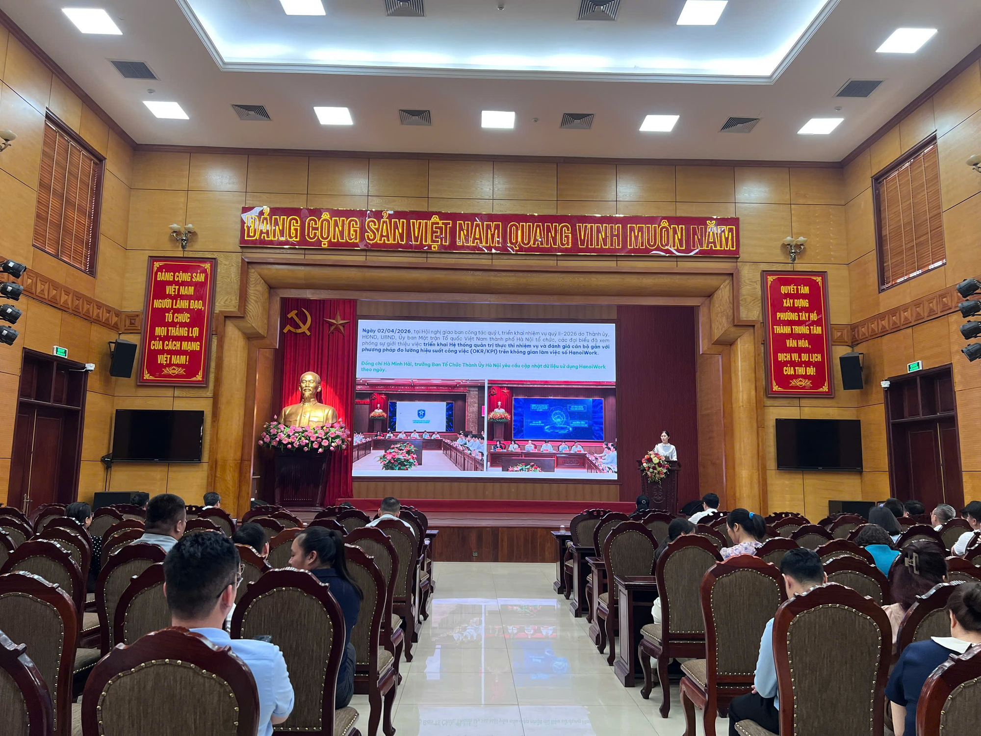 Phường Tây Hồ triển khai, hướng dẫn sử dụng ứng dụng HanoiWork- Ảnh 1.