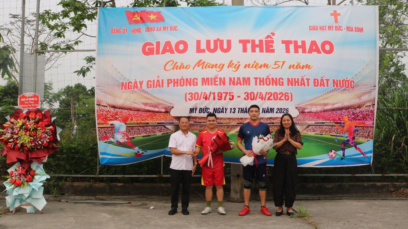 Giao lưu bóng đá thắt chặt tình đoàn kết lương – giáo tại xã Mỹ Đức- Ảnh 1.