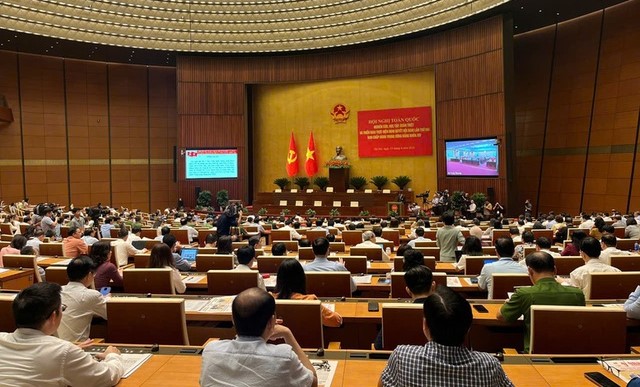 Hơn 1.000 đảng viên xã Bát Tràng tham dự hội nghị toàn quốc nghiên cứu, học tập, quán triệt và triển khai thực hiện Nghị quyết Hội nghị Trung ương 2- Ảnh 1.