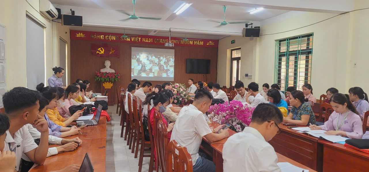 Một số hình ảnh xã Quảng Bị tiếp sóng Hội nghị toàn quốc nghiên cứu, học tập, quán triệt và triển khai thực hiện Nghị quyết Hội nghị lần thứ hai Ban Chấp hành Trung ương Đảng khóa XIV- Ảnh 9.