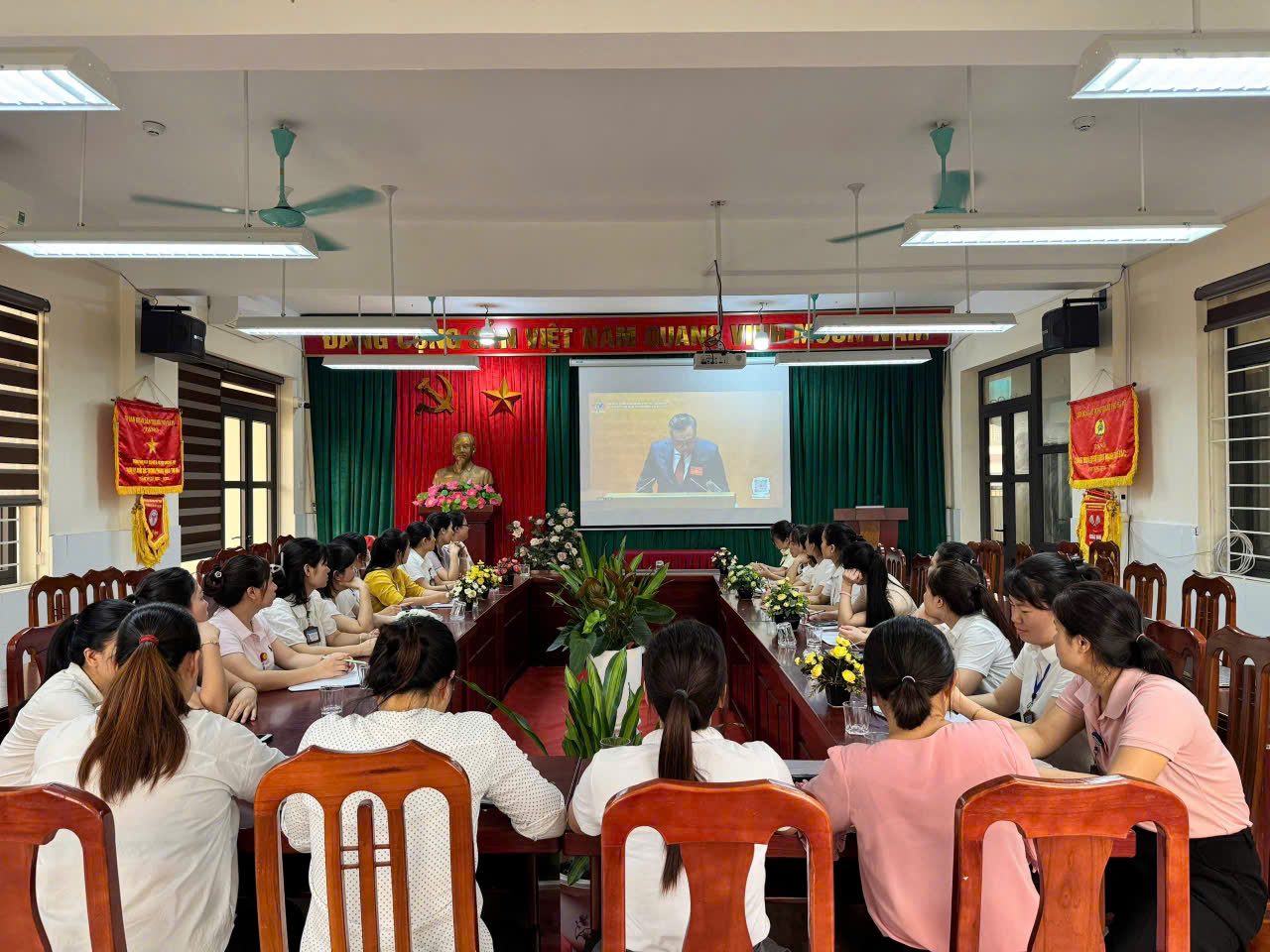 Một số hình ảnh xã Quảng Bị tiếp sóng Hội nghị toàn quốc nghiên cứu, học tập, quán triệt và triển khai thực hiện Nghị quyết Hội nghị lần thứ hai Ban Chấp hành Trung ương Đảng khóa XIV- Ảnh 11.