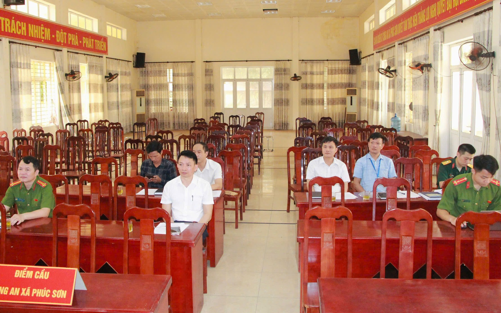 PHÚC SƠN THAM DỰ HỘI NGHỊ TRỰC TUYẾN SƠ KẾT CÔNG TÁC PHÒNG CHÁY, CHỮA CHÁY VÀ CỨU NẠN, CỨU HỘ QUÝ I NĂM 2026