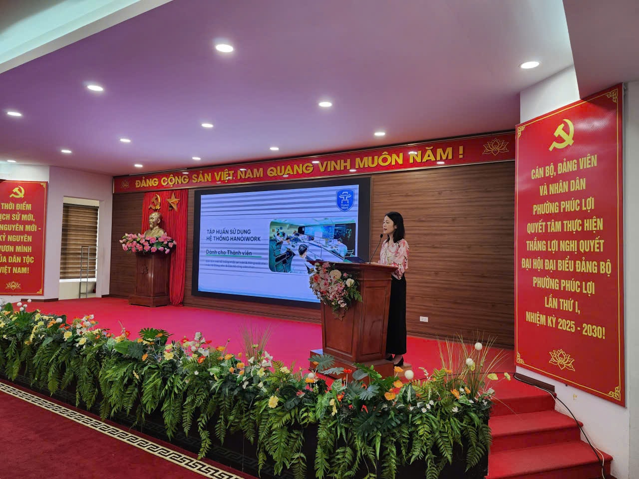 Phường Phúc Lợi tập huấn nền tảng làm việc số Hanoiwork.- Ảnh 1.