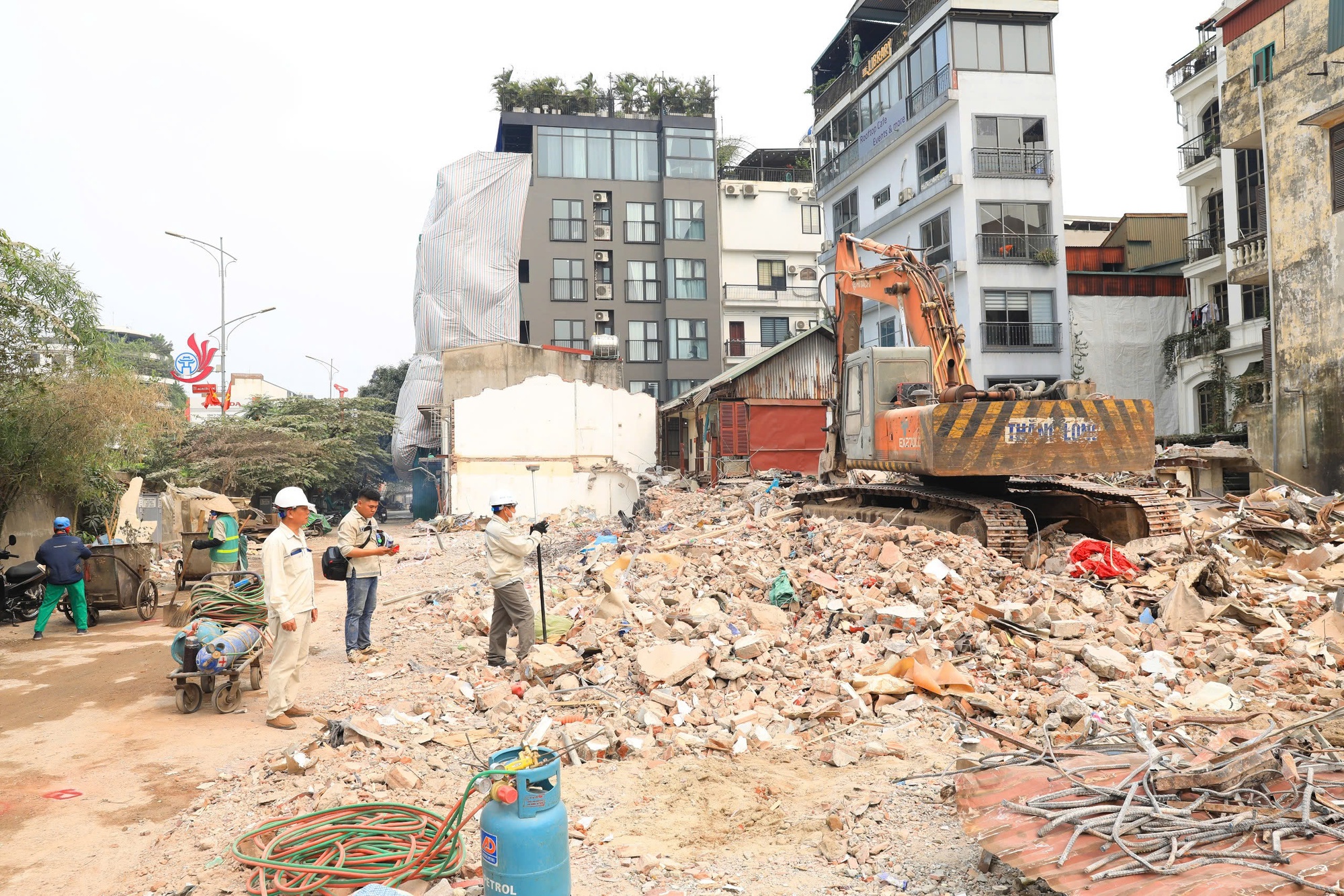 Chủ tịch Hà Nội Vũ Đại Thắng kiểm tra tiến độ hai dự án đầu tư xây dựng cầu Tứ Liên và cầu Trần Hưng Đạo- Ảnh 3.