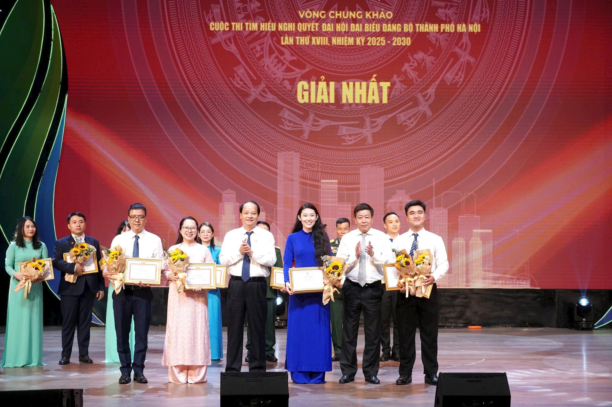 Lan tỏa mạnh mẽ tinh thần học tập, nghiên cứu, đưa Nghị quyết Đại hội XVIII vào cuộc sống- Ảnh 6.