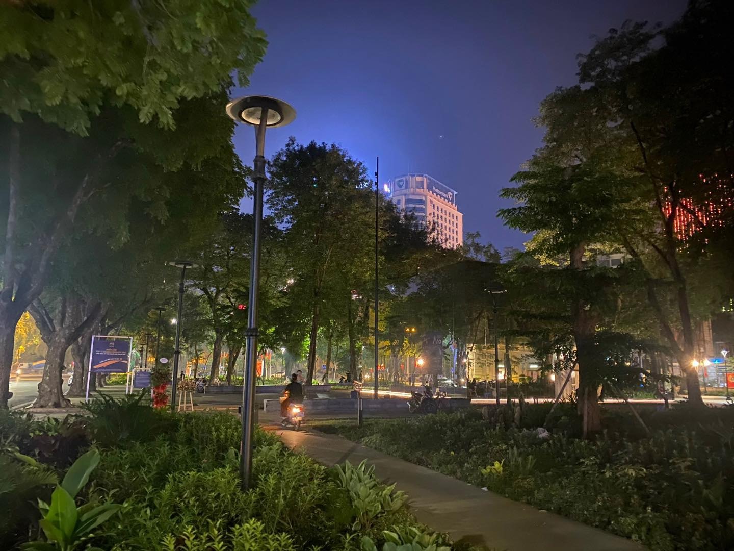 Hà Nội: Giảm chiếu sáng công cộng, trang trí để tiết kiệm điện- Ảnh 5.
