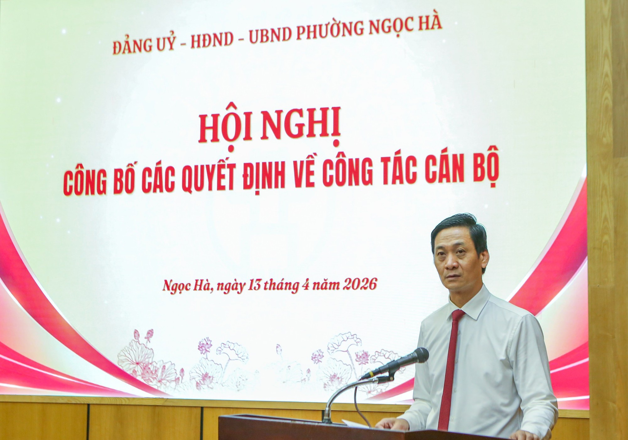 Phường Ngọc Hà công bố các quyết định về công tác cán bộ- Ảnh 2.