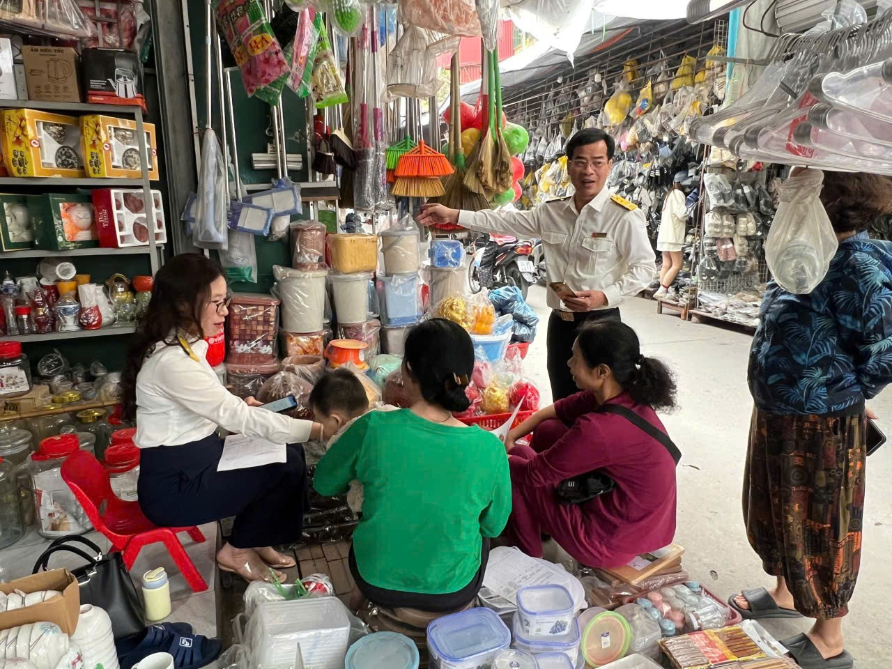 Bài tuyền truyền hỗ trợ hộ kinh doanh, cá nhân kinh doanh tuân thủ chính sách, pháp luật thuế- Ảnh 1.