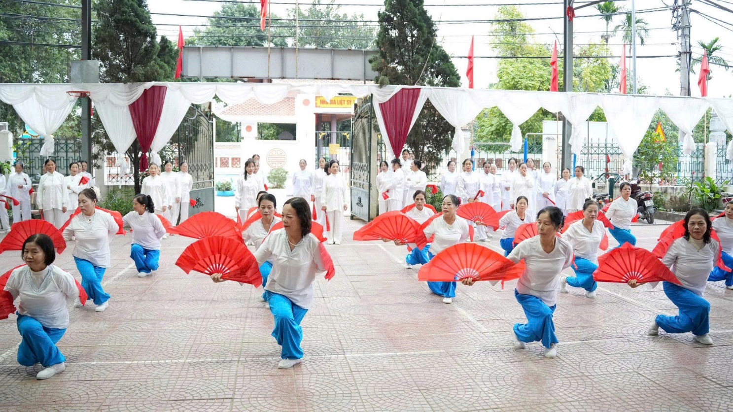 Khơi dậy sức mạnh văn hóa: Hoài Đức đưa Nghị quyết số 80-NQ/TW ngày 07/01/2026 của Bộ Chính trị vào đời sống- Ảnh 3.