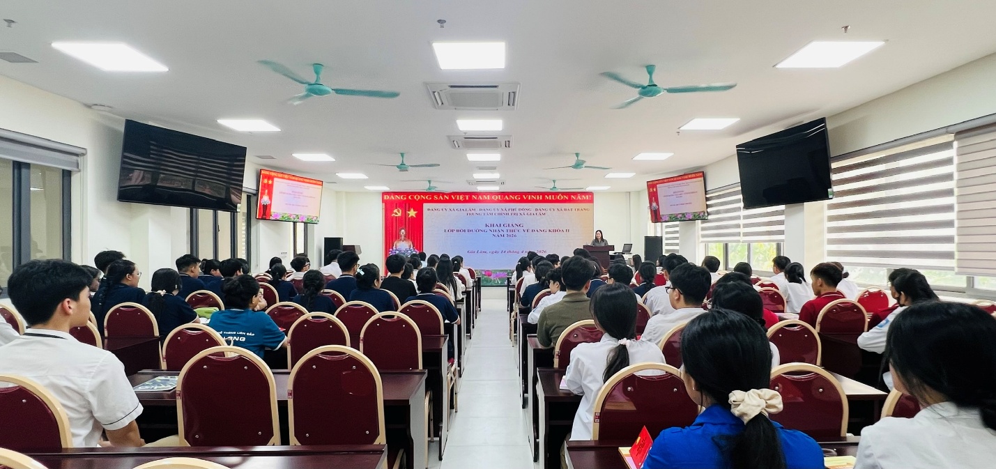 Bồi dưỡng nhận thức về Đảng cho 88 học viên là quần chúng ưu tú tại 3 xã Gia Lâm, Phù Đổng, Bát Tràng- Ảnh 3.