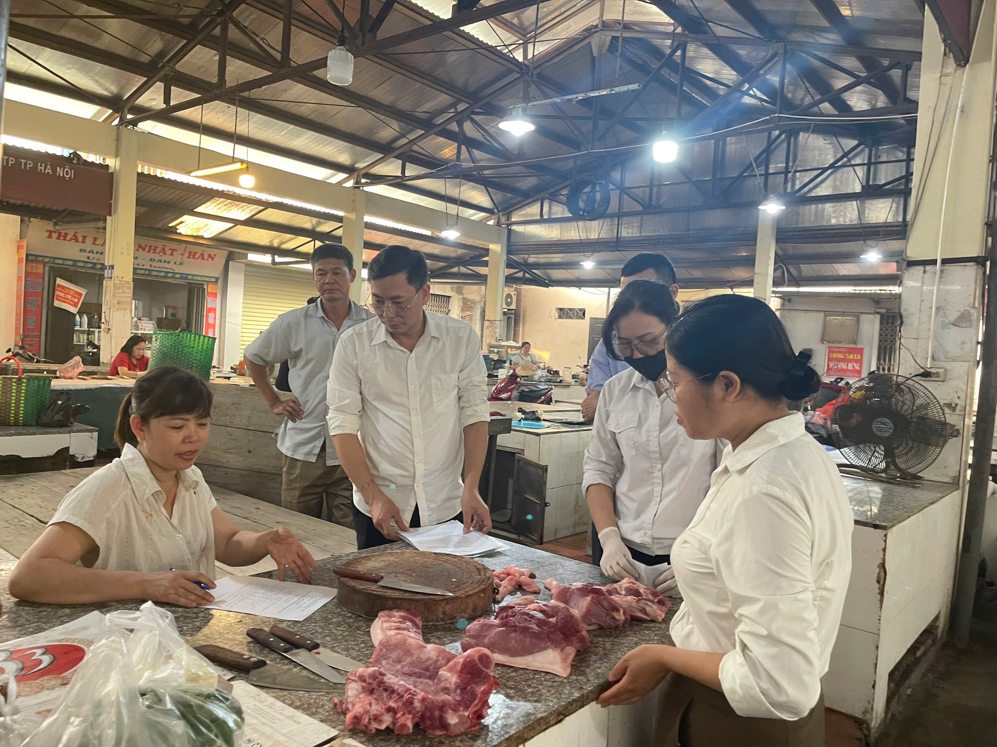 Xã Ô Diên tăng cường kiểm tra, quản lý hoạt động giết mổ gia súc, gia cầm năm 2026- Ảnh 1.