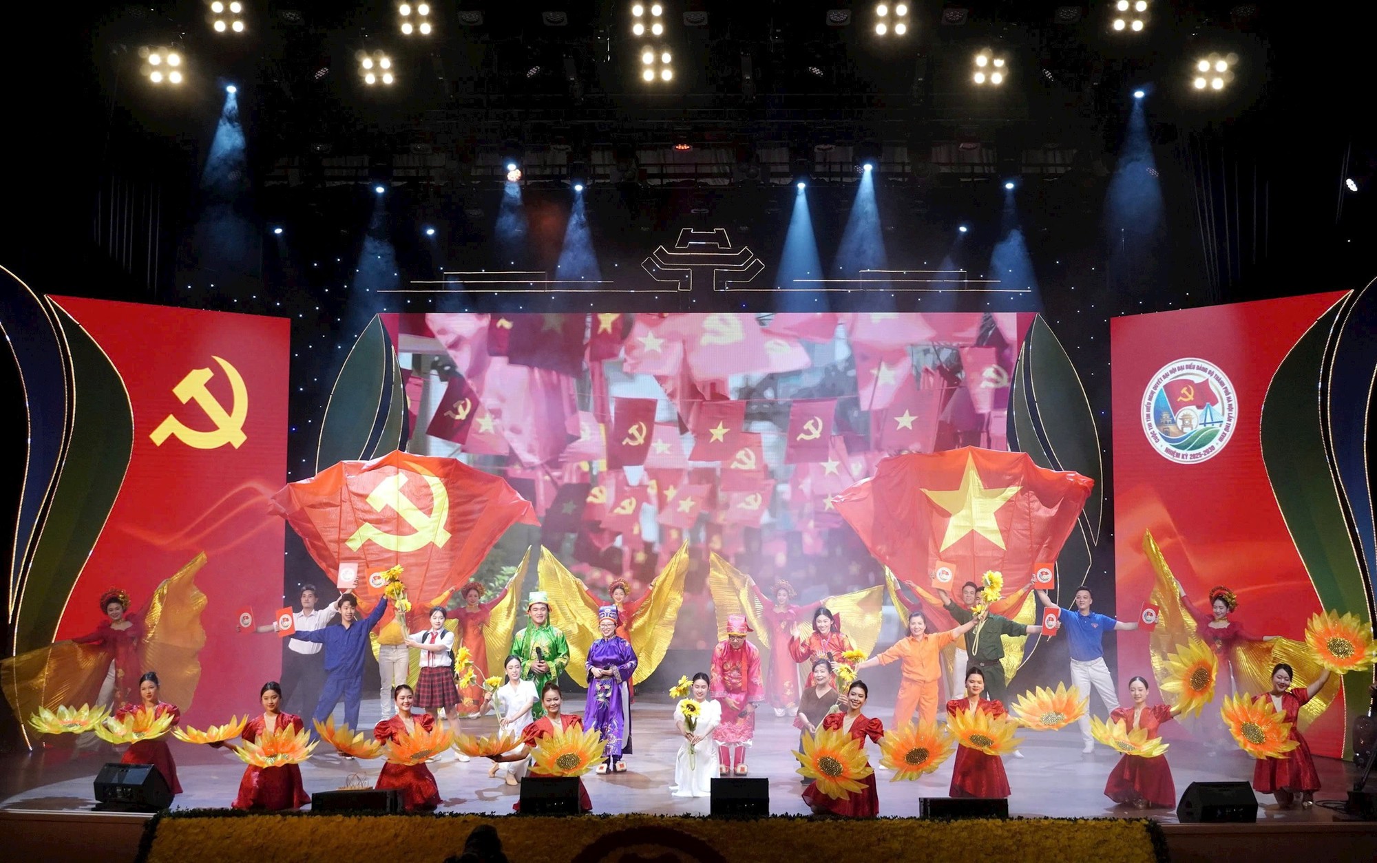 Lan tỏa mạnh mẽ tinh thần học tập, nghiên cứu, đưa Nghị quyết Đại hội XVIII vào cuộc sống- Ảnh 2.