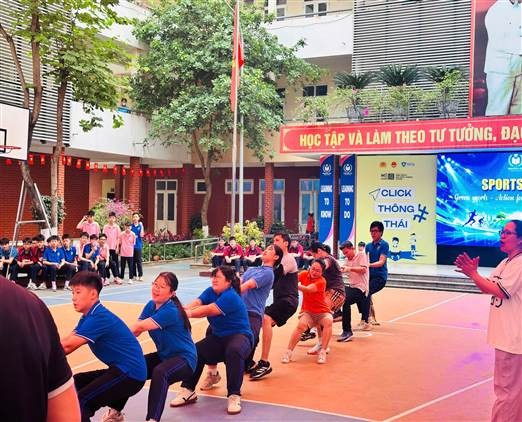 HÀNH TRÌNH 1 KM XANH – BÀI HỌC SỐNG ĐỘNG
VỀ TRÁCH NHIỆM VỚI MÔI  TRƯỜNG  TẠI TRƯỜNG THCS NGUYỄN DU- Ảnh 7.