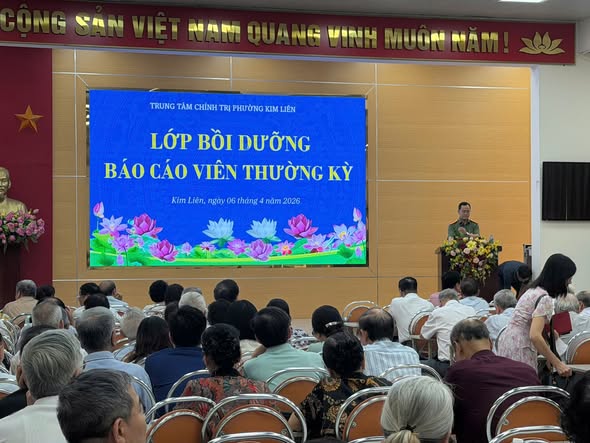 TRUNG TÂM CHÍNH TRỊ PHƯỜNG KIM LIÊN: NÂNG CAO CHẤT LƯỢNG ĐÀO TẠO, BỒI DƯỠNG CHÍNH TRỊ TẠI CƠ SỞ – NỀN TẢNG TRỰC TIẾP GÓP PHẦN CỦNG CỐ HỆ THỐNG CHÍNH TRỊ Ở CƠ SỞ VỮNG MẠNH, TOÀN DIỆN- Ảnh 3.