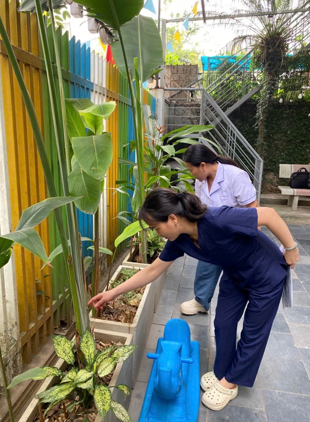 Trạm Y tế phường Hoàng Liệt tổ chức đợt cao điểm “Vệ sinh môi trường, khử khuẩn chủ động phòng, chống bệnh tay chân miệng”- Ảnh 4.